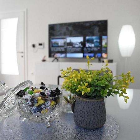 The White Apartment Мостар Екстериор снимка