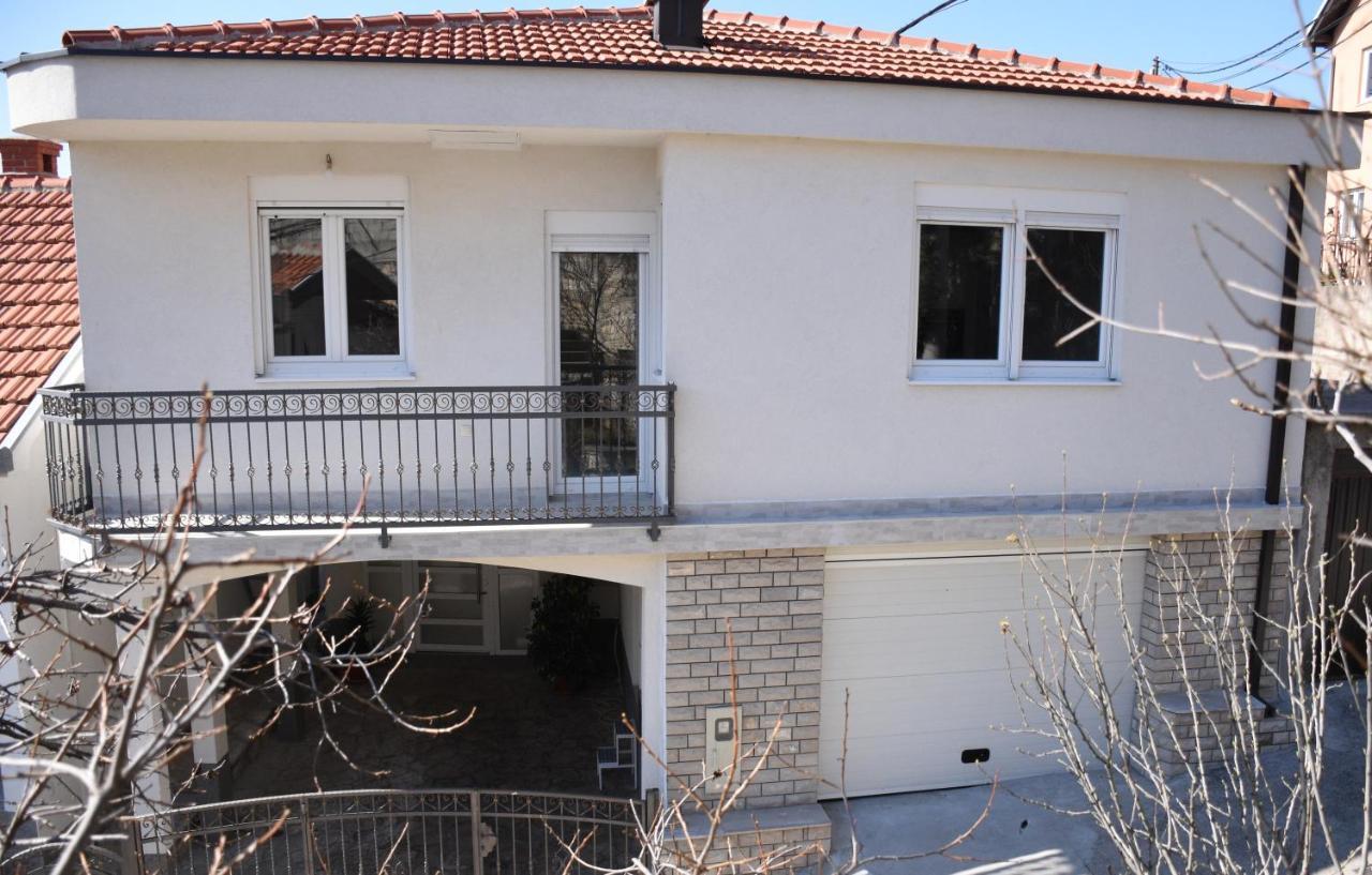 The White Apartment Мостар Екстериор снимка